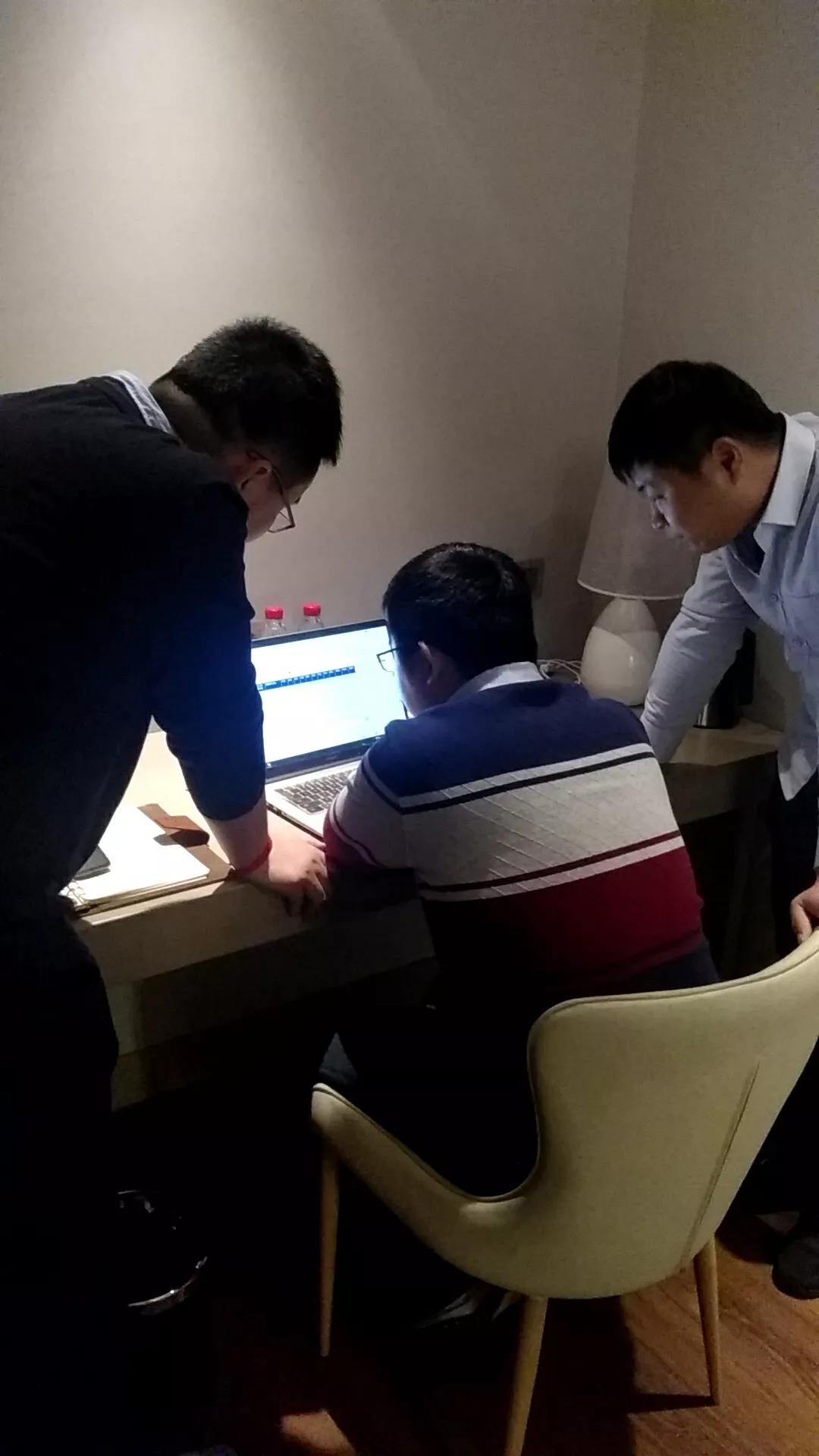 �������R�ٳ��l(f��)�����I(y��)��Ӗ(x��n)�ٰl(f��)չ