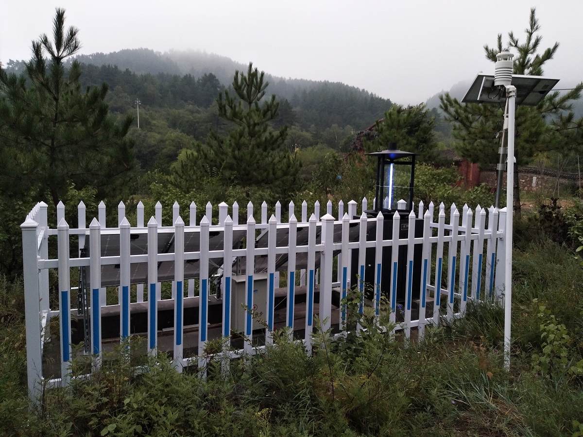 太陽(yáng)能自動(dòng)蟲(chóng)情測(cè)報(bào)燈