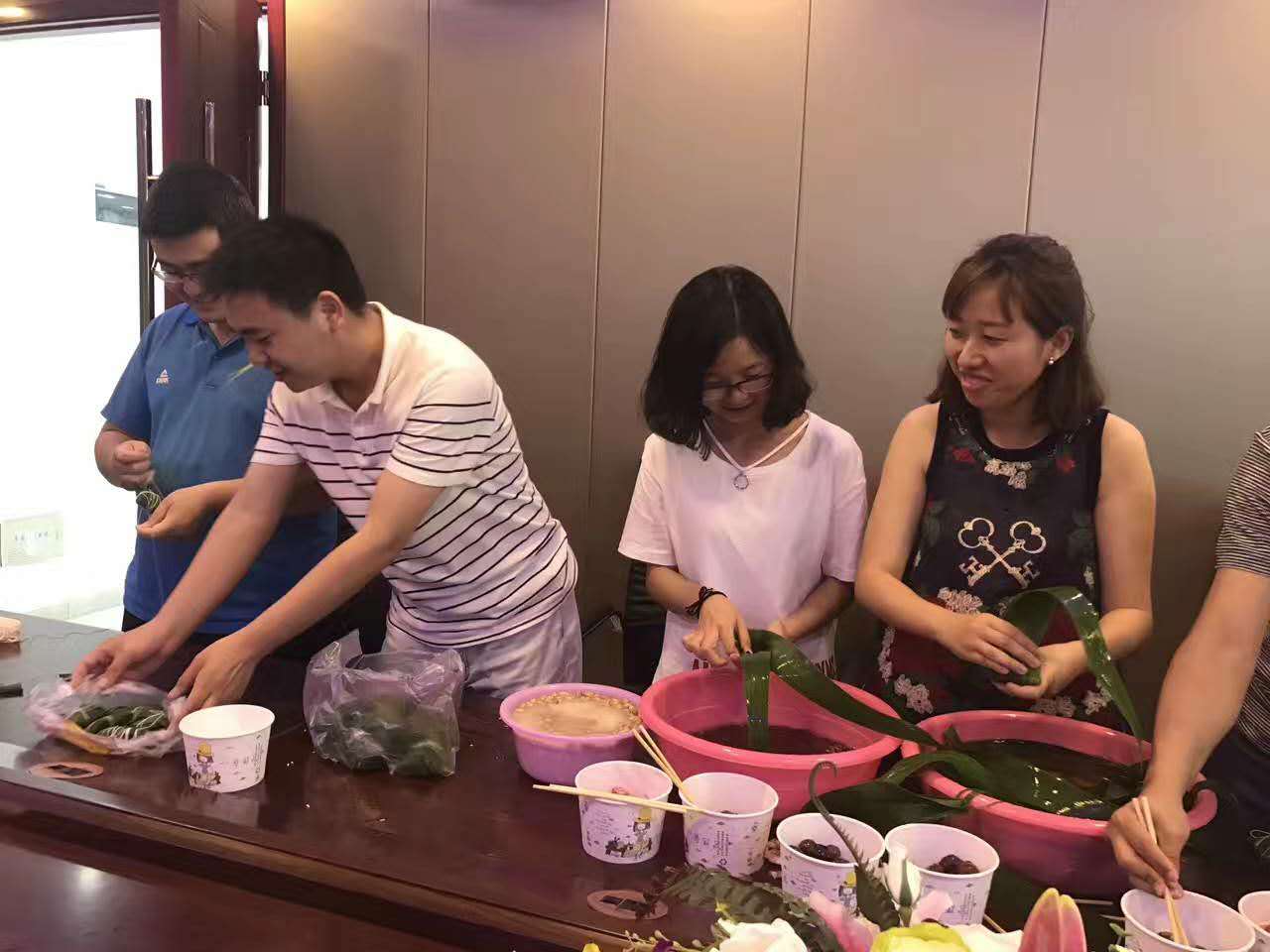 云飛科技舉辦包粽子大賽迎接端午佳節(jié)